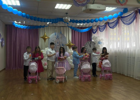 Сценка в группе "Звездочка" Сценка в группе "Звездочка".