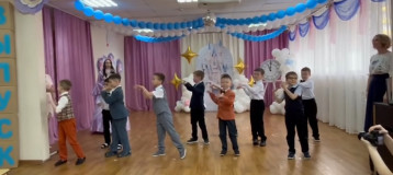"Танец джентльменов" группы "Солнышко" "Танец джентльменов" группы "Солнышко".