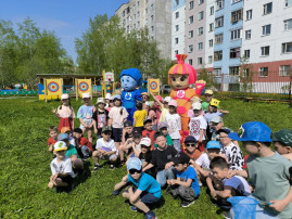 Общее фото ребят с Симкой и Ноликом Общее фото ребят с Симкой и Ноликом.