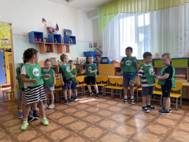 Развлечение "Играем, правила ПДД соблюдаем" Развлечение "Играем, правила ПДД соблюдаем".